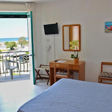 Hotel Puccinelli Camaiore Bagian luar foto