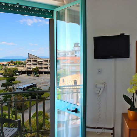 Hotel Puccinelli Camaiore Bagian luar foto